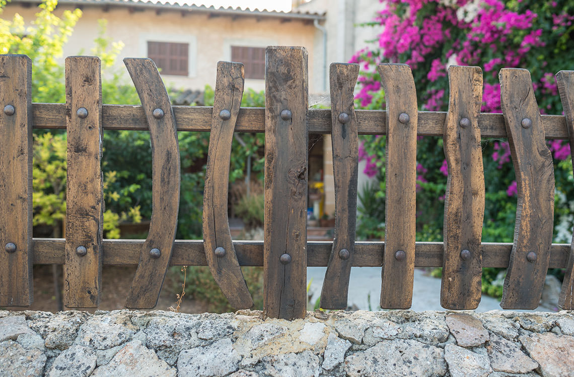 Fusteria Sa Serradora, Sineu, Mallorca, Fusta Tradicional, Barreres Mallorquines, Taules, Barreres Menorquines